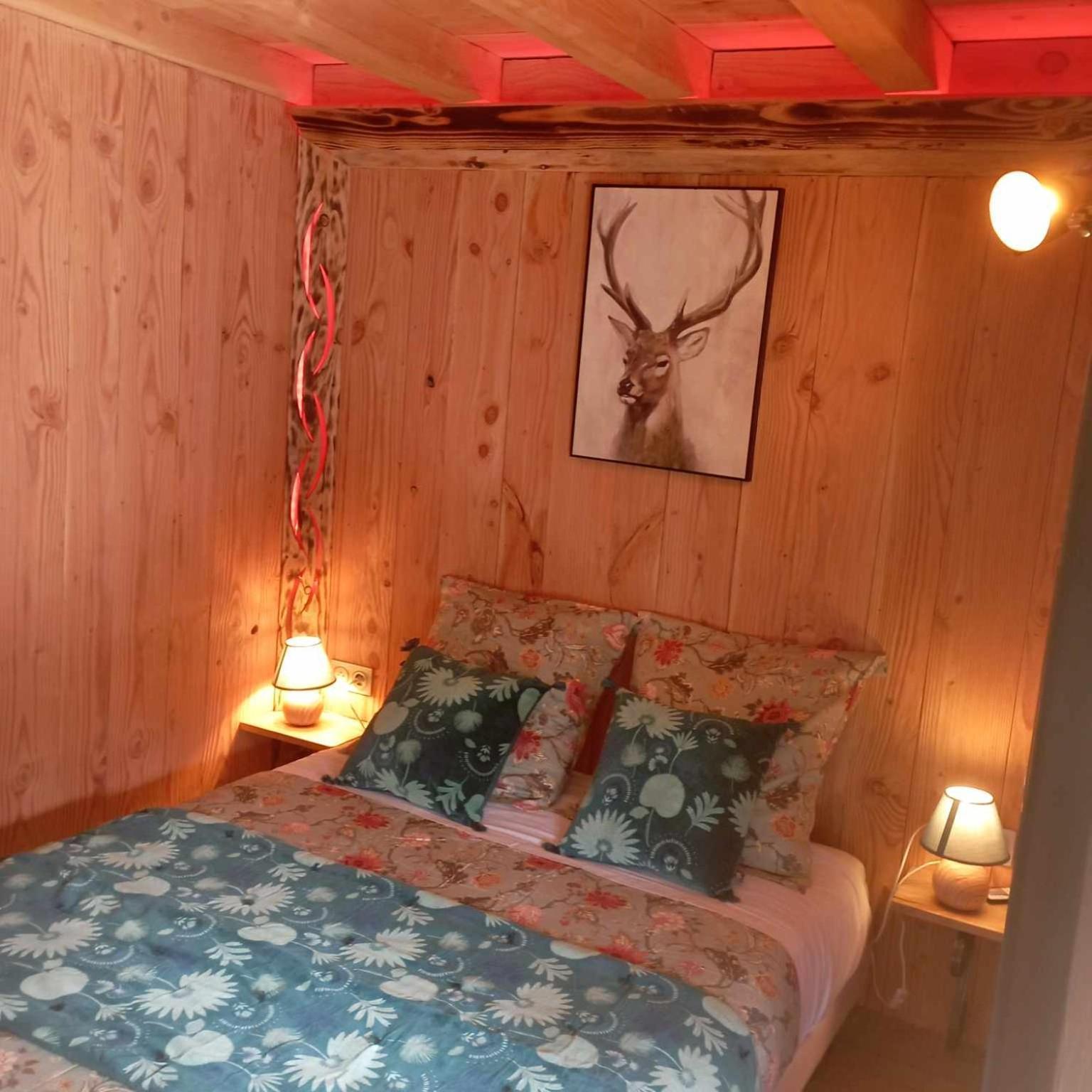 A La Cabane Des Bois Dessus Tiny Gite Alligny-en-Morvan Extérieur photo